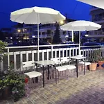 Four Seasons 2 Apartman *