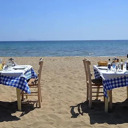 Апартаменты Four Seasons 2 *