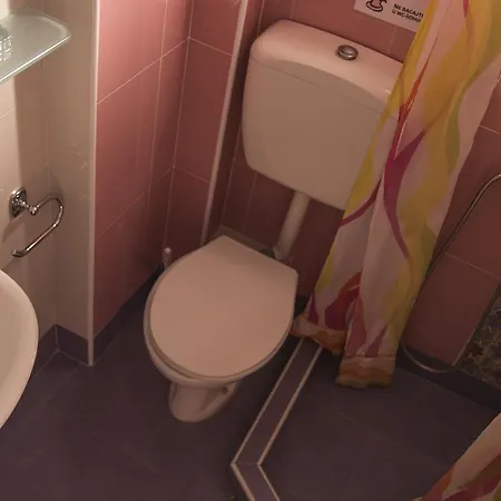 Four Seasons 2 Apartman Paralía