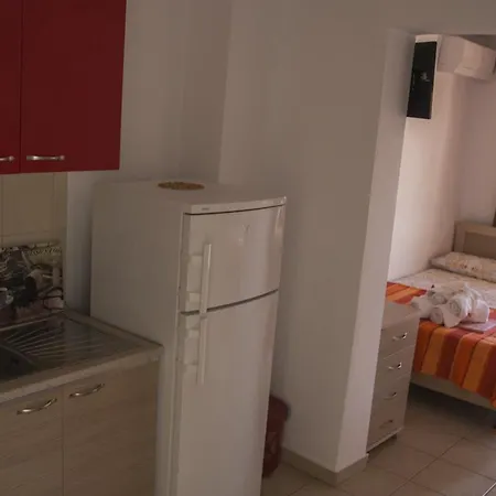 Four Seasons 2 شقة Paralía