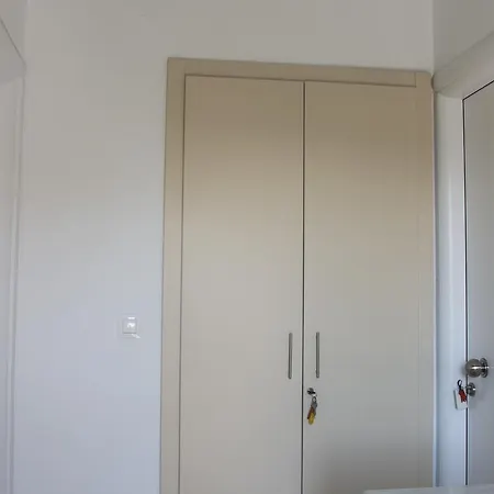 Four Seasons 2 Apartman Paralía