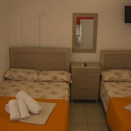 Four Seasons 2 Apartman Paralía