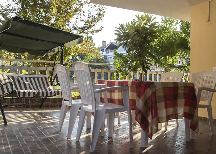 Four Seasons 2 Paralía